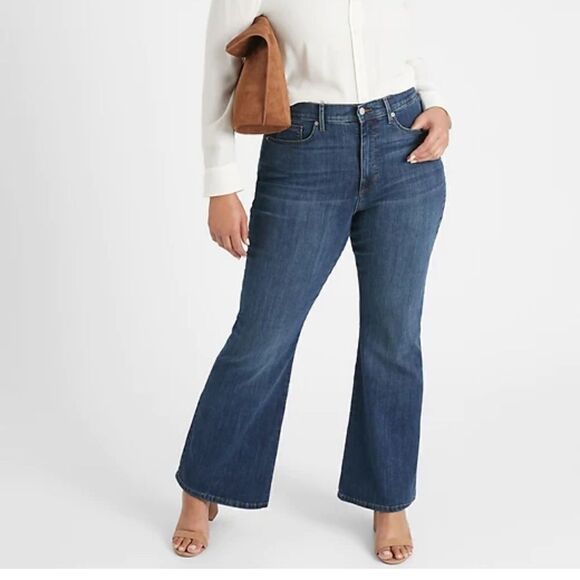 Banana Republic Curvy Bootcut Jeans in Dark Wash, Size 32 - Picture 1 of 13